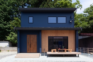 Bi-naka style 　Navyと木の家